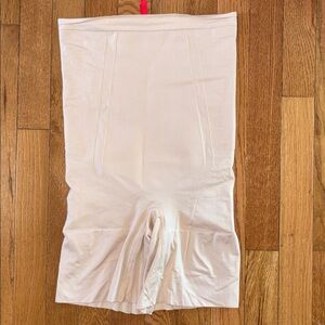 SPANX Nude Shapewear Shorts With Tummy Control Size Large